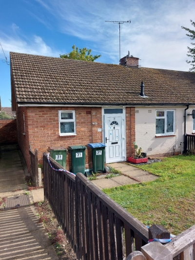 1 bedroom bungalow in Stoke Aldermoor