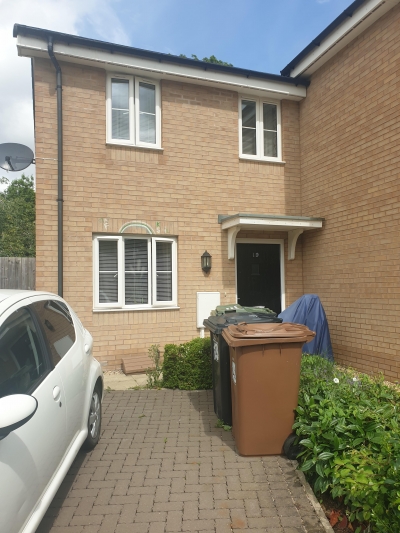 2 bedrooms house in Corby