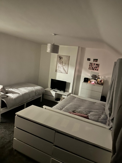 2 bedrooms house in Fitton Hill